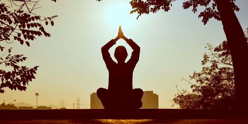 Attrape-soleil pyramide des chakras décoration zen meditation yoga